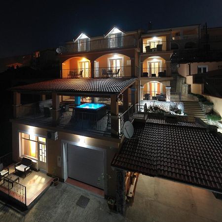 Apartments Lucia Senj 1 Ngoại thất bức ảnh