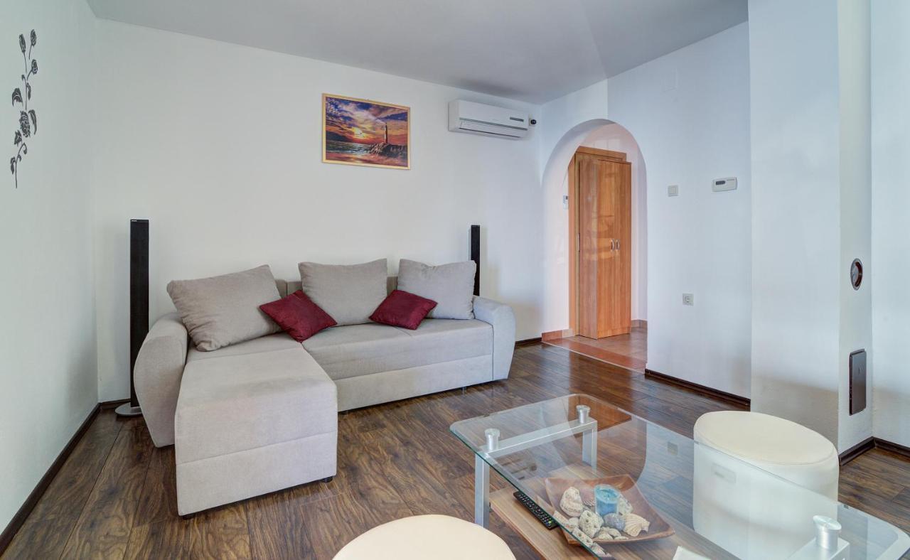 Apartments Lucia Senj 1 Ngoại thất bức ảnh