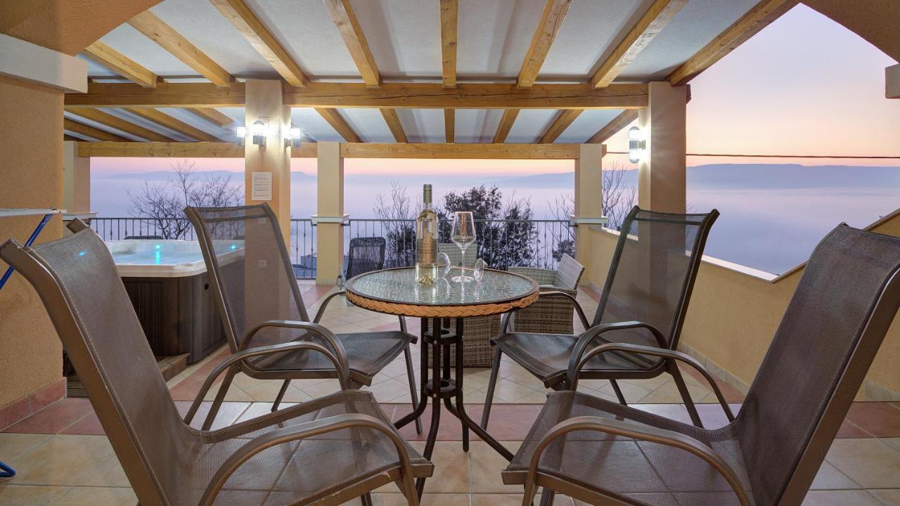 Apartments Lucia Senj 1 Ngoại thất bức ảnh