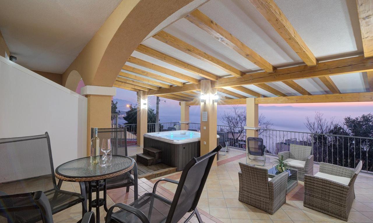 Apartments Lucia Senj 1 Ngoại thất bức ảnh
