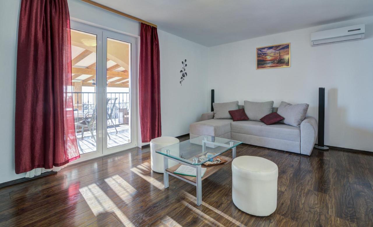 Apartments Lucia Senj 1 Ngoại thất bức ảnh