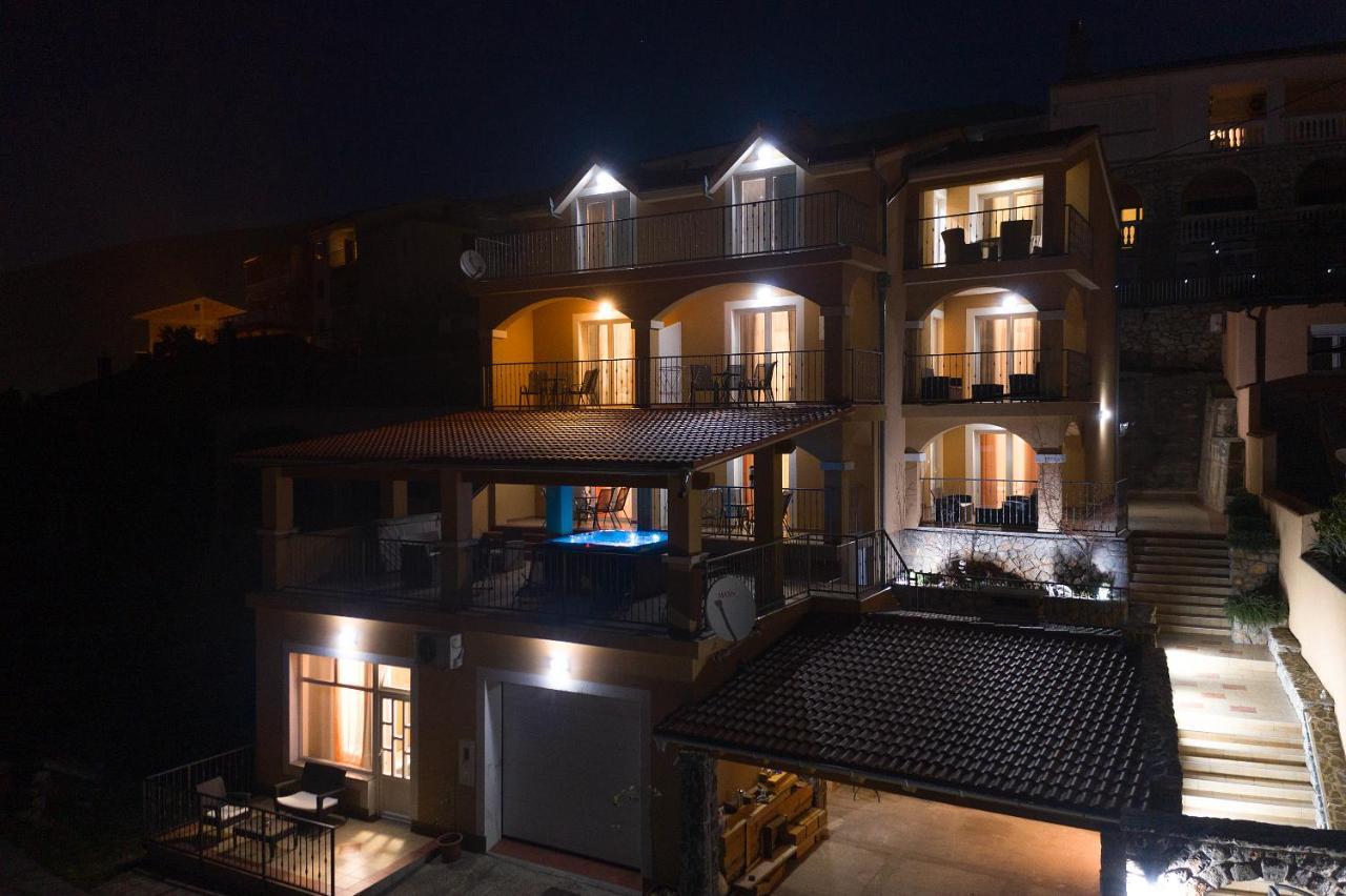 Apartments Lucia Senj 1 Ngoại thất bức ảnh